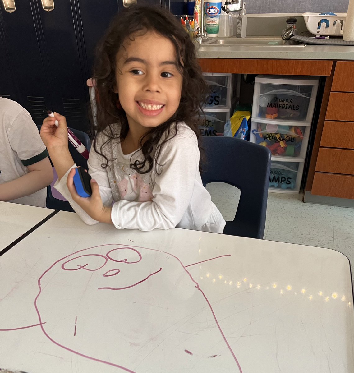 msabbottsday's tweet photo. Proof that ditching the lesson and giving free writing/drawing time is pretty adorable ❤️ https://t.co/emOMaiwg0s