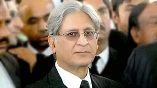 TahirPervaizAd1's tweet photo. نظریہ ضرورت نامنظور '
ھم اٸین بچانے نکلے ھیں آٶ ھمارے ساتھ چلو
چیف تیرے جانثار بے شمار
بیرسٹر اعتزاذ احسن کی وکلا۶ قوم سے اپیل
#StandWithConstitution https://t.co/Xkfr7Wcryy