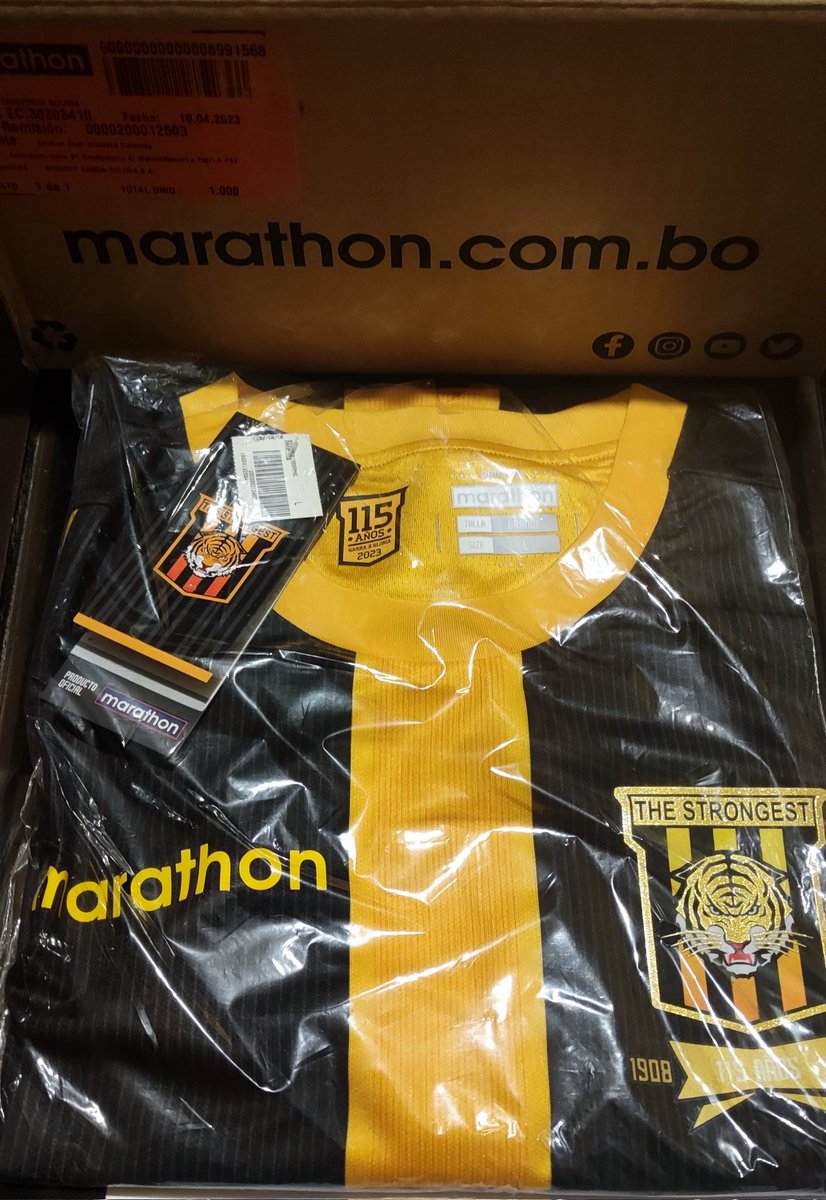 Cris_Alcoreza's tweet photo. Por fin llegó #115AÑOS @ClubStrongest  🐯
Muchas gracias @marathonsports_
#SerStronguistaEsUnaFormaDeVida https://t.co/hF0vd7Z6pf