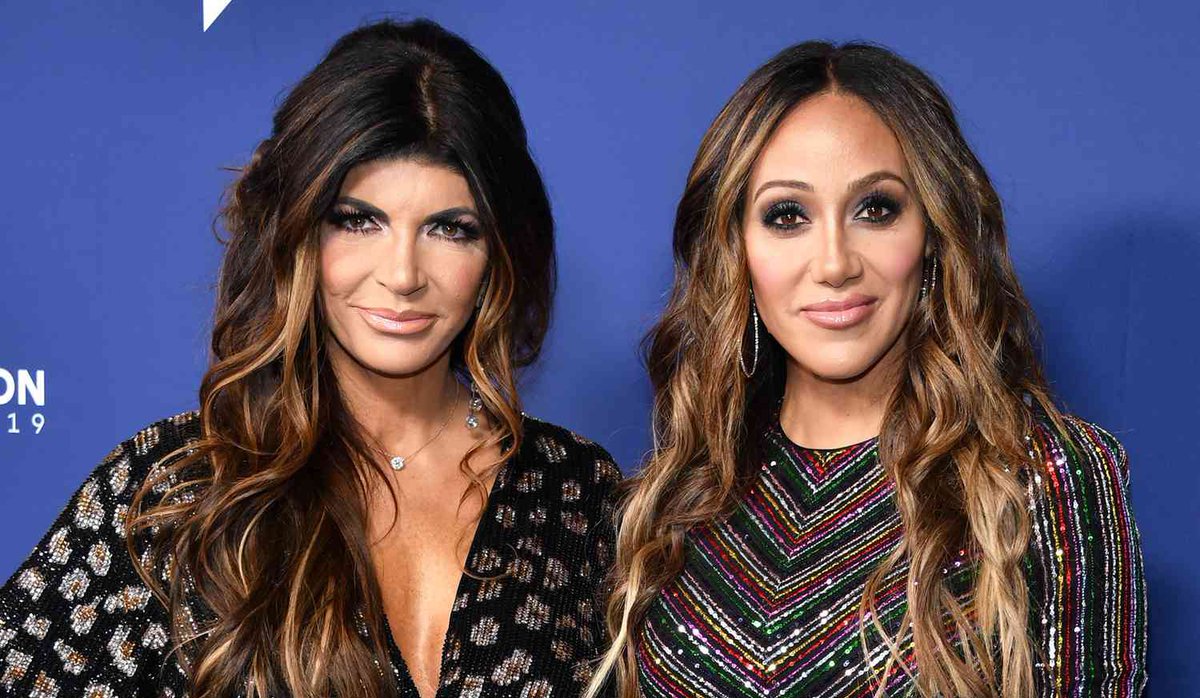 bravobeez's tweet photo. Like for Teresa, Retweet for Melissa! #RHONJ https://t.co/ym80OONjOD