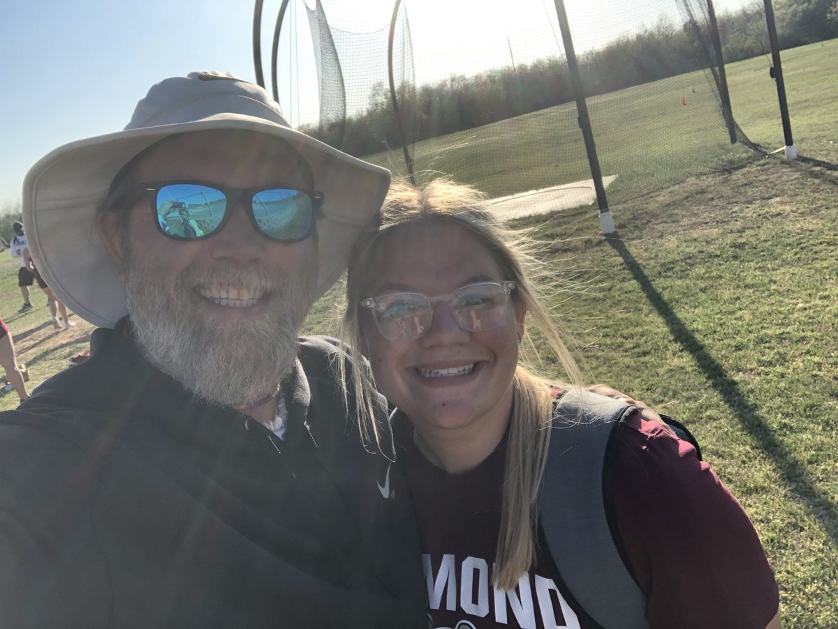 Edmond Bulldog Girls Throws tweet media