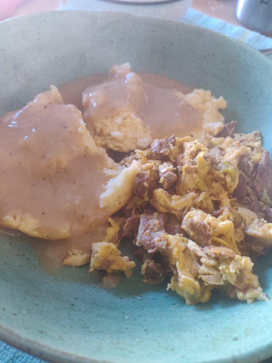 DoesItMatterTC's tweet photo. Breakfast for dinner
Finally found @BeyondMeat #BeyondSteak
This shit is delicious!!!
Homemade biscuits and gravy (@BobsRedMill biscuit recipe with #plantbased ingredients)
@justegg and Beyond Steak & green Chile scramble. https://t.co/9j3l9uGGqD