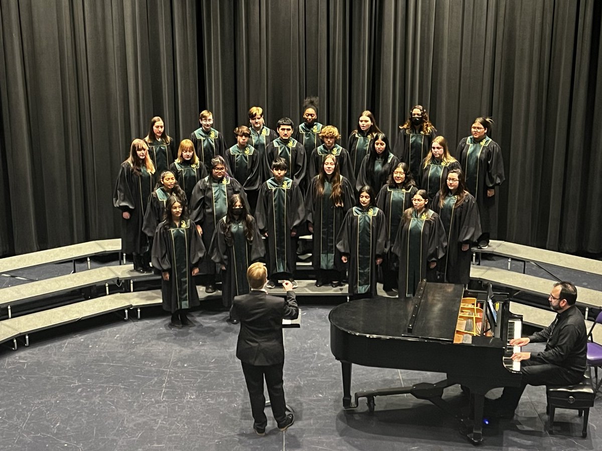 OPS_MusicEd's tweet photo. Night of Choirs for our HS Choral programs. Each group performed and had a clinic to prepare for contest. There are amazing students and teachers in OPS! @OPS_BuenaVista @OPS_BensonHigh @OPS_Northwest @OPS_BryanHigh @OPS_NorthHigh https://t.co/soA3UG7wSG