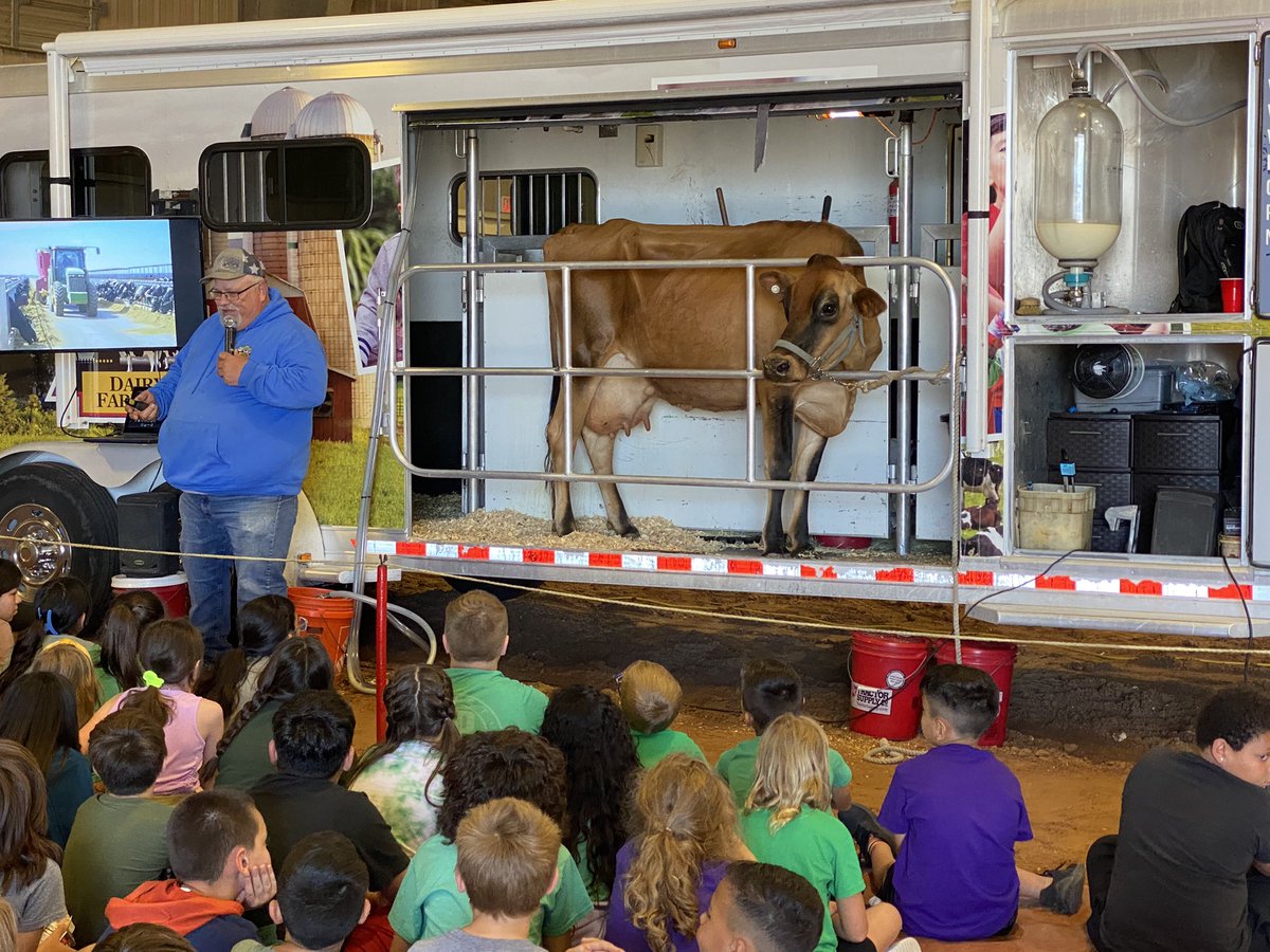 ashosborne83's tweet photo. Exciting adventures for some @Midland_ISD students today! Thank you TX Agrilife for sharing your knowledge! #TeamMISD https://t.co/9vTNn05Jih