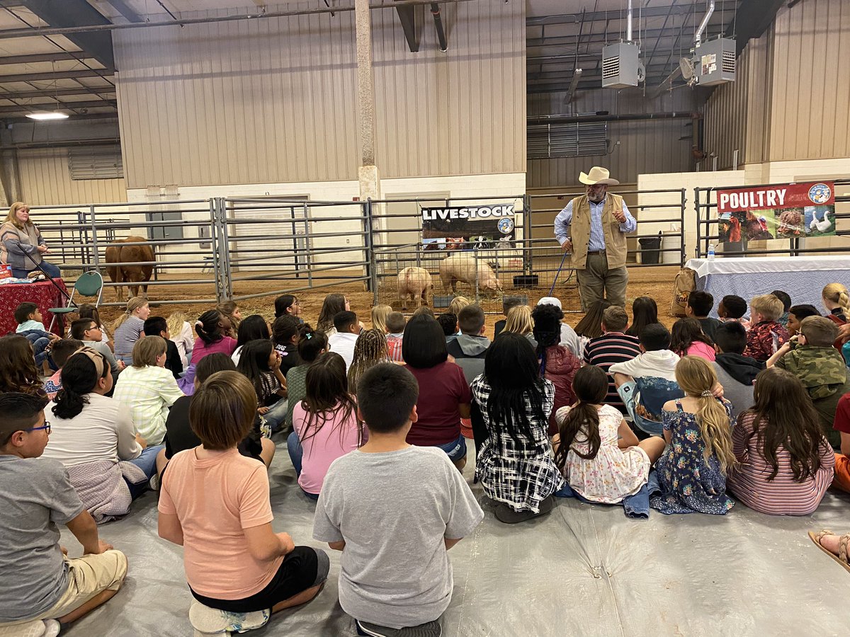 ashosborne83's tweet photo. Exciting adventures for some @Midland_ISD students today! Thank you TX Agrilife for sharing your knowledge! #TeamMISD https://t.co/9vTNn05Jih