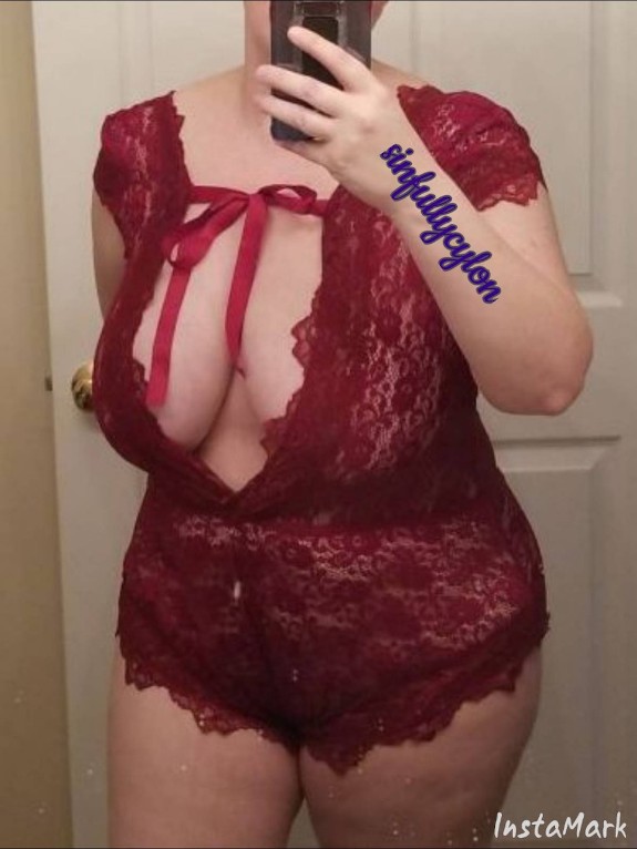 sinfullycylon's tweet photo. @WomenOfOnlyFans @curious_mercy10 https://t.co/QMW6iuQRx6