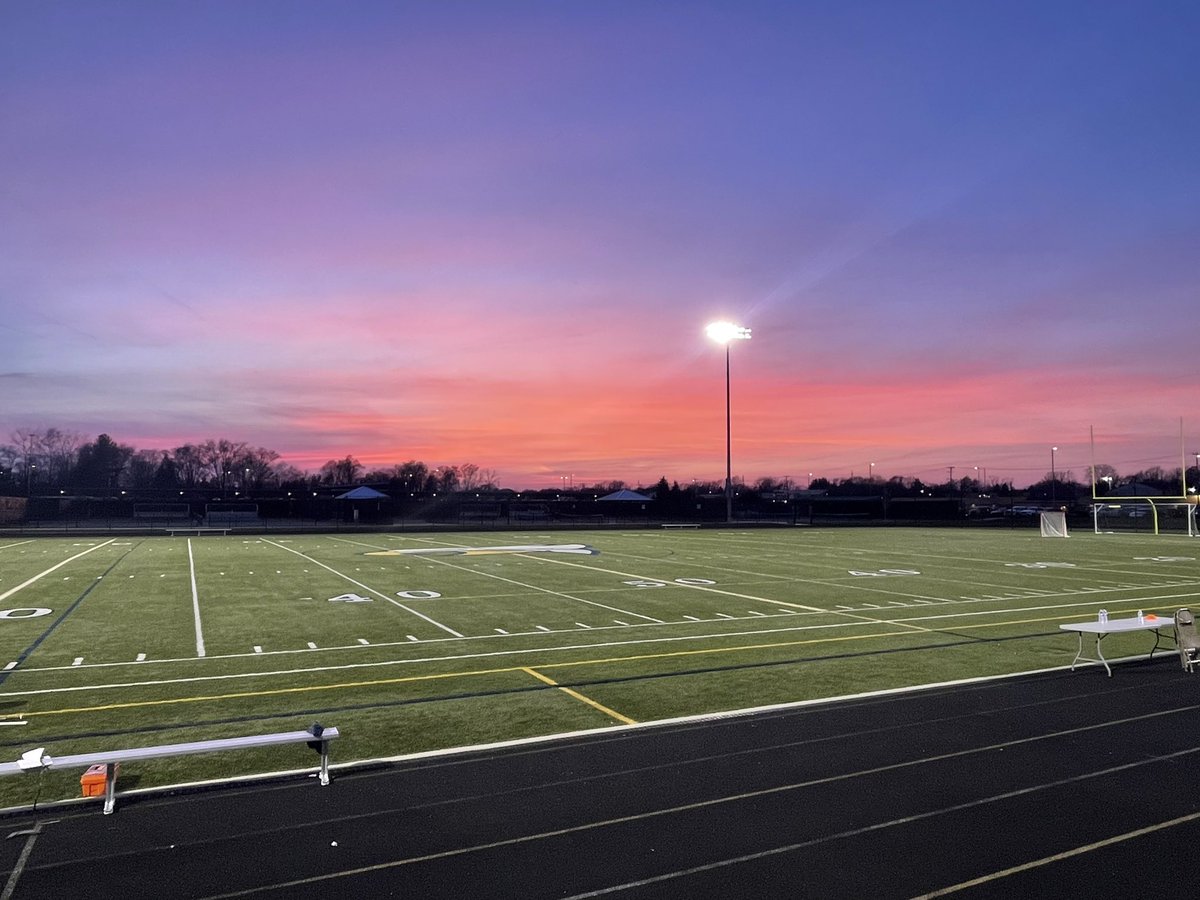 Finally a beautiful, warm Spring night to watch lacrosse! 🥍🌅 #girlslacrosse #warmerweather #nojacketrequired #55is70ismichigan