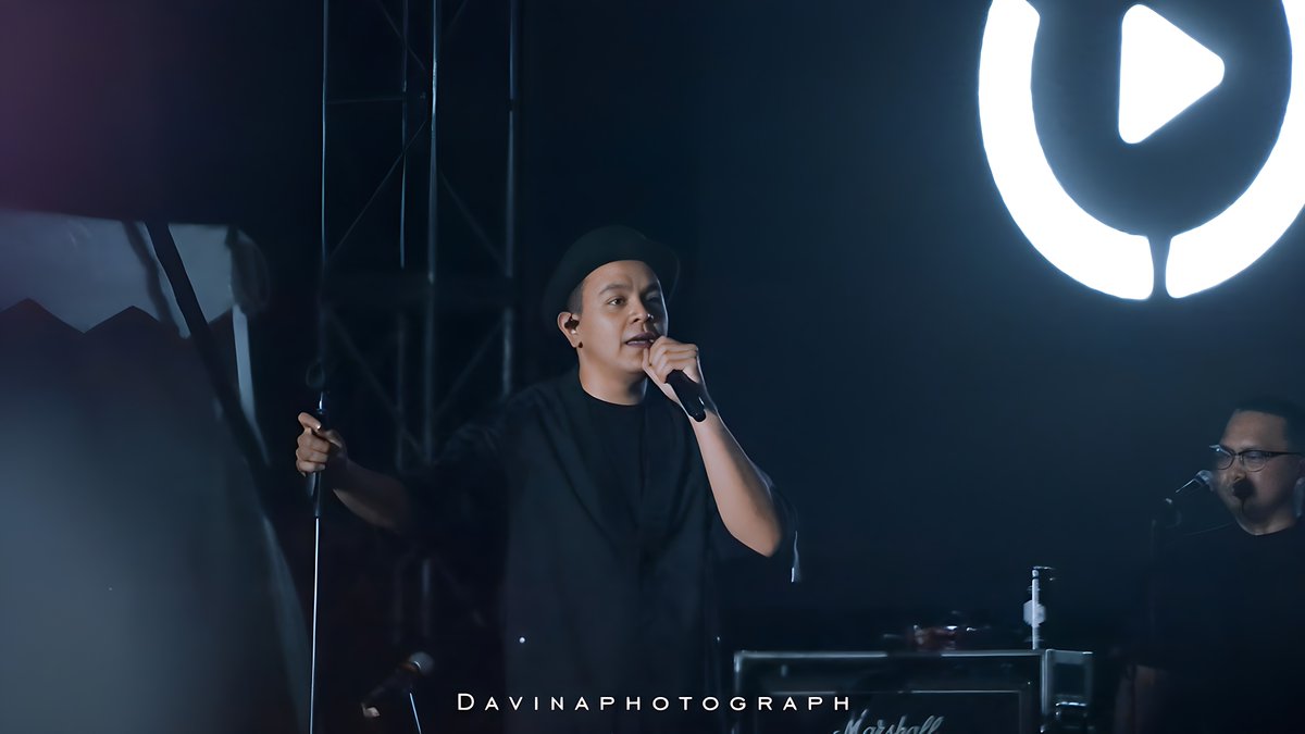 Davina_photo's tweet photo. TULUS 190915
PLAYLIST LIVE FESTIVAL 2019
BANDUNG

More photo : https://t.co/03sMIty9Dp
Connect with me : https://t.co/fzVo8hZqzy

#photography #concert #konser #TULUS #stagephotography #bandung #canon #PLF19 #livemusic #concertphoto #playlistlivefestival #davinaphotograph #music https://t.co/wNA4W9sWjW