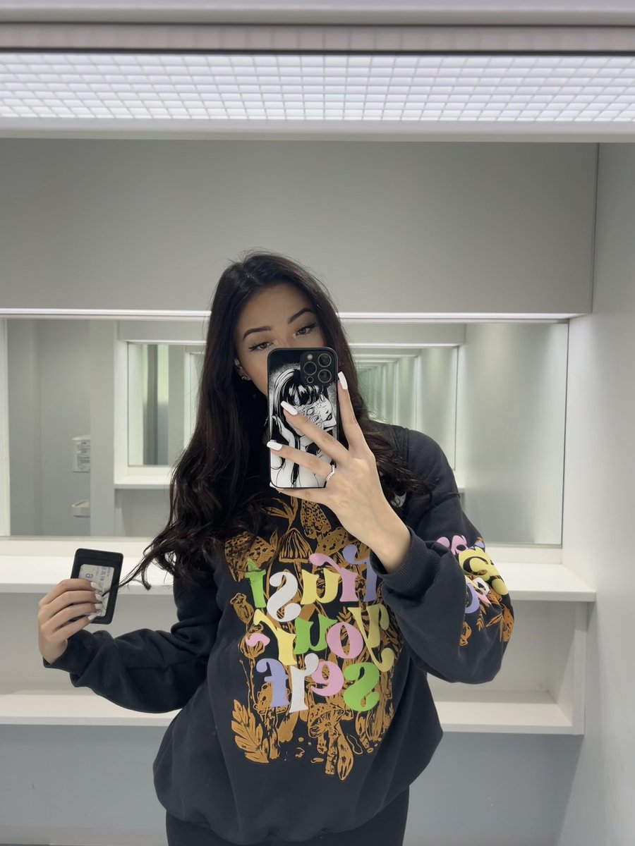 not sure if i like the new hair color T_T feel like i look mean lol