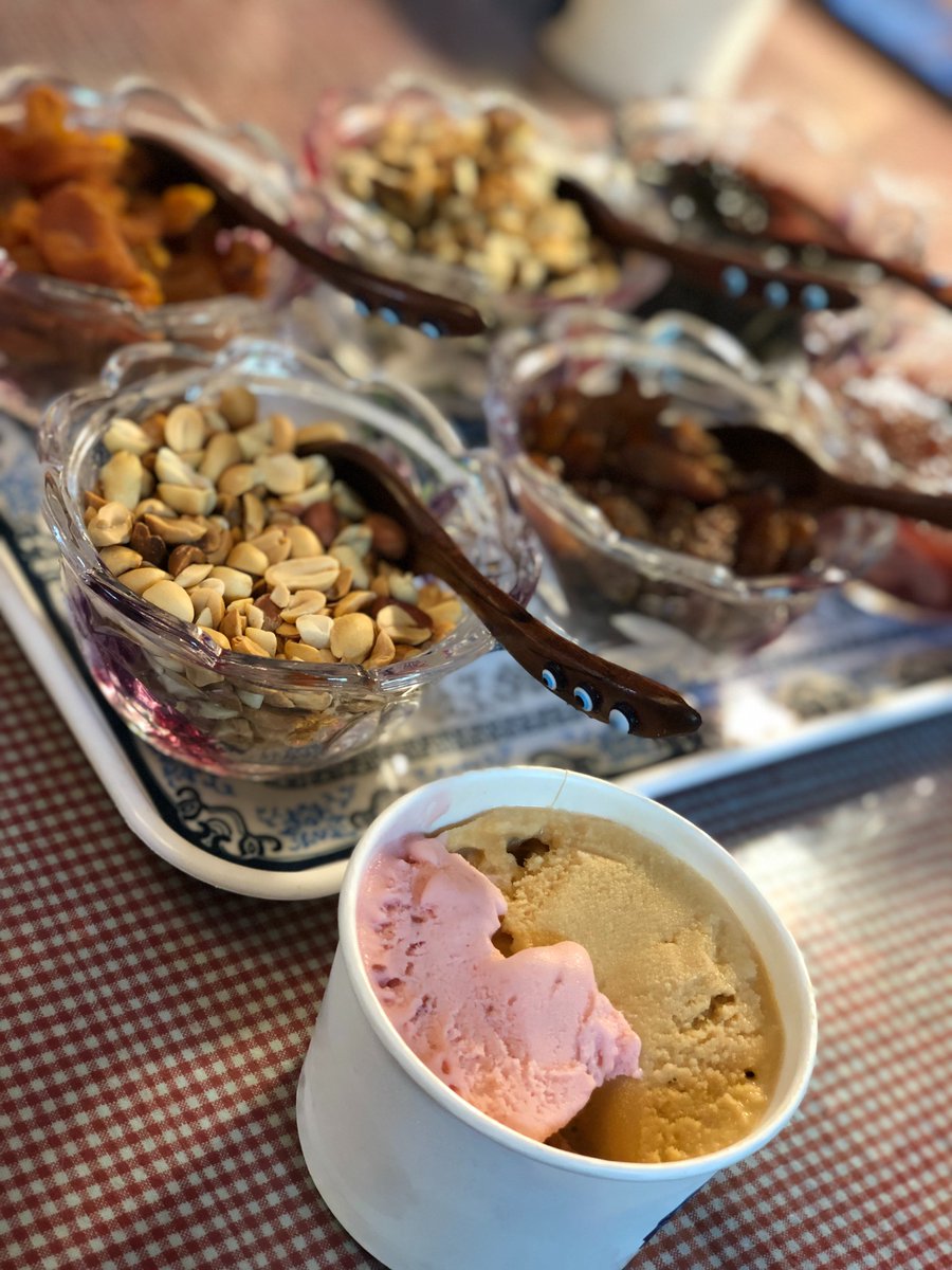 guanww's tweet photo. 😋😋😋 https://t.co/q4V28wOKvk