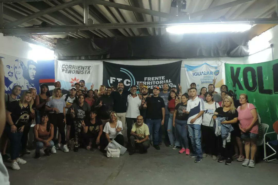 CancinoGaston's tweet photo. Hoy se conformo la Mesa de Unidad poltica Nestor Kirchner integrada por importantes y diversas org. sociales y politicas de nuestro distrito. Alli se reafirmo la Unidad y la movilizacion por la no proscripcion de la compañera Cristina el 13 de Abril. 
@KolinaBsAs 
@rekreando_ https://t.co/Rr2qK1grsY