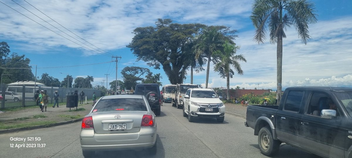 nlsnnombri's tweet photo. When you need to attend to an urgent service call and this happens...
#laecity https://t.co/jEMBniLJLR