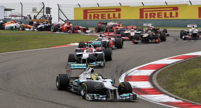 gtspeedsite's tweet photo. Nesse dia 15/04 em:

2007: GP de Bahrein
IV Bahrain Grand Prix
🏁🇧🇷 3ª Vitória de Massa

2012: GP da China
IX Chinese Grand Prix
🏁 1ª Vitória de Nico Rosberg

#F1 #15deabril

Tudo sobre 15/04 no GT Speed:
https://t.co/24gG3seohA https://t.co/C2VJHM0cDh