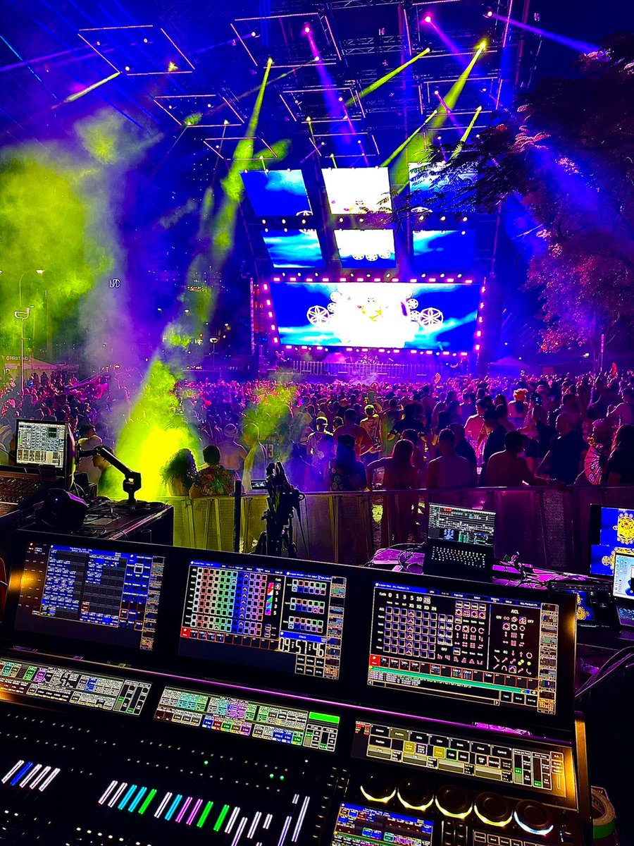 novastartech's tweet photo. NovaStar #h9 #h5 project with @lpsproduction in #florida 🤩 Time to feel the vibe 🔥 #ultra2023 #worldwidestage
Follow us for more visual projects!
#novastartech #noavstar #display #visual #solutions #ledsystem #displaysolution #festival #party #event #tech #rental https://t.co/T4fXpQuvS0