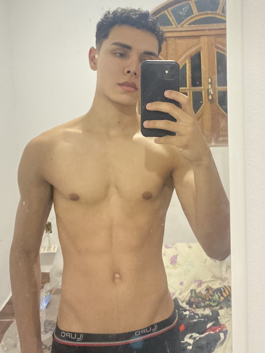 criature_dark's tweet photo. #gay #boy #boybuild #magro #academia #focoforcaefe https://t.co/FvFBa6vRhI