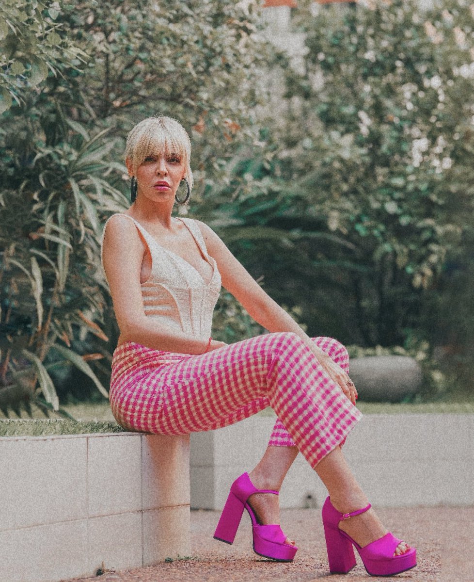 JohannaMaritt03's tweet photo. Hoy acompáñame en 
🎙️Con mi estilo💅 por @rscradio 
23hs. #ARG 10pm. #RD 9pm #mexico 
#Colombia 

Hoy platicamos sobre: Las emociones, además mi 📄 sobre Gente tóxica, por supuesto, moda con @RebecaSuyay 
Mi poema
¡Soy una dominicana en Argentina!

Click https://t.co/8Si0Glw4Er https://t.co/b69Z8RY11u
