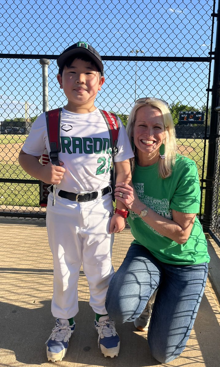 SherryTeach4Fun's tweet photo. Take me out to the ballgame🎶⚾️ 
Love watching little dragon baseball💚 @WGESdragons https://t.co/owvgNZzHI2