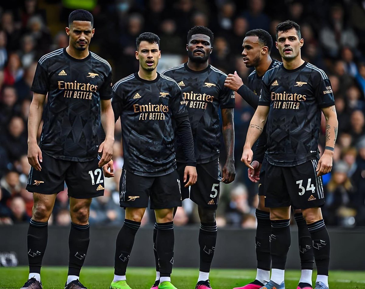 SatisfyingSaka's tweet photo. If Man City win their remaining 9 league games, that would mean a 14 game winning run and you just have to give it to them. 

However, if they lose just one match, the maximum points they can get is 91. 

Arsenal can lose another + draw another and still end up with 92 pts. https://t.co/KO2C3FUK99