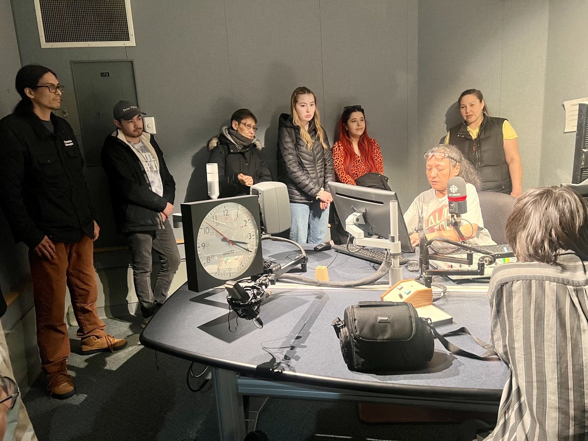 LaurieSarkadi's tweet photo. The legendary Wanda McLeod in #CBC North’s Inuvik studio shares her magic with students in the Northern Journalism Training Initiative today. Thanks Wanda! https://t.co/4VUk7ptX6L https://t.co/i81vJ7RkID