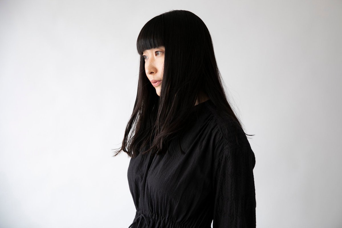 ART_MOMOSHIMA's tweet photo. 🍑5月5日（金・祝）Live
寺尾紗穂

東京生まれ。ピアノ弾き語りアルバム「御身」でデビュー。新作「余白のメロディ」はミュージック・マガジン誌の2022年のロック部門の10枚に選出された。著書に『原発労働者』『南洋と私』『彗星の孤独』『天使日記』等。日本経済新聞夕刊ほか様々な媒体で連載中。 https://t.co/70BxzvDcEq