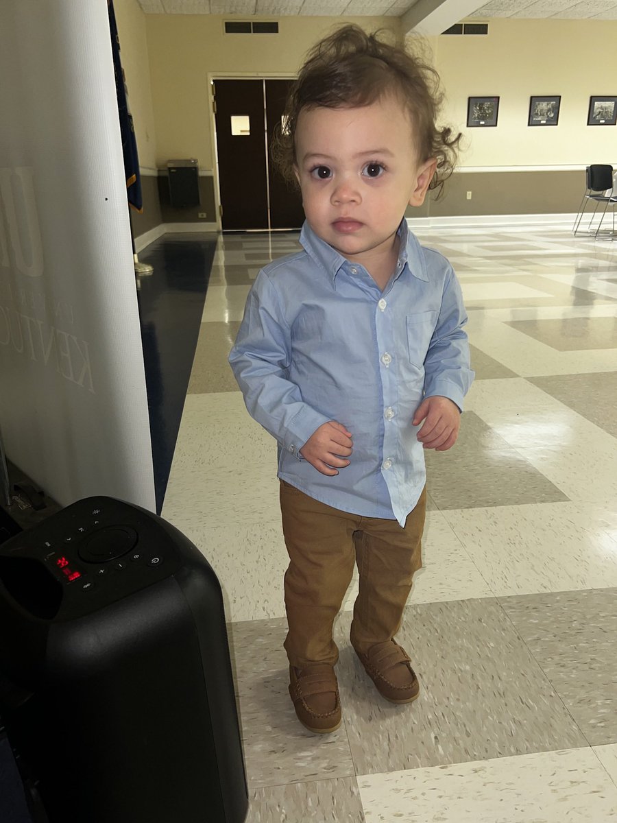 CynthMarie11's tweet photo. A dapper gent.🦊💙😍

1st mate fox is a little stud. 
@addison_mills17 https://t.co/NxyicL5vAE