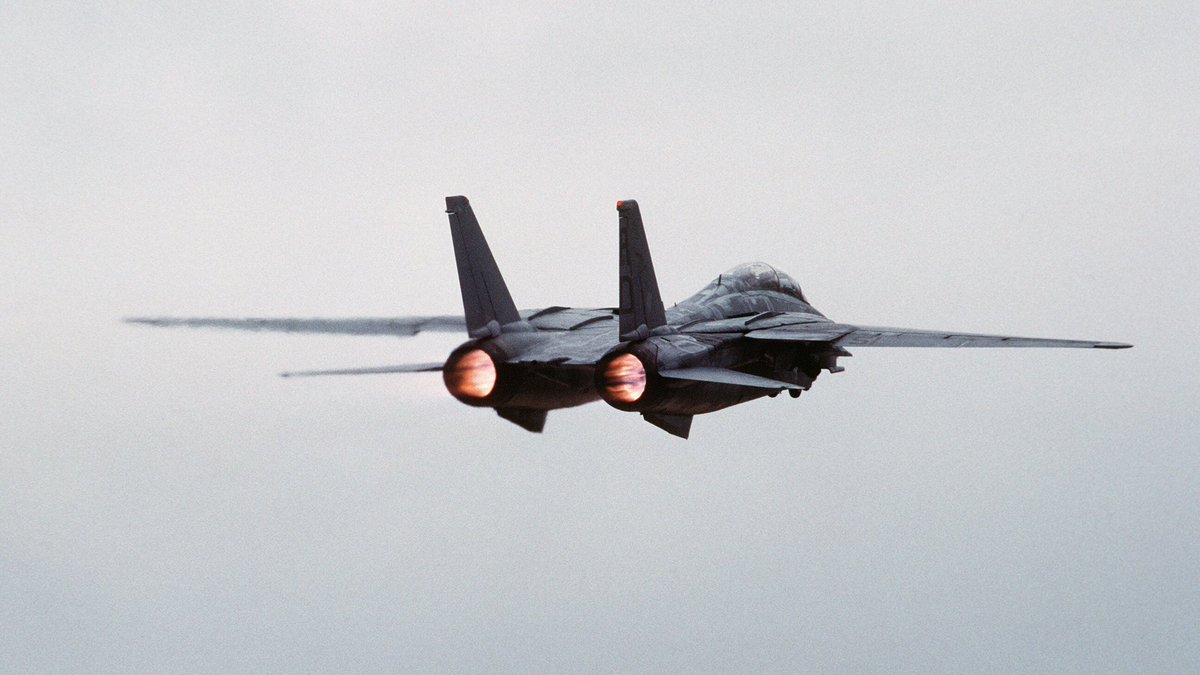 Boneyardsafari's tweet photo. It’s #tomcattuesday and check out this Turkey with its afterburners lit. #f14 #vf101 #f14tomcat #flynavy #aviationsafari #aviationpreservation #boneyardsafari https://t.co/8kt3GzKmHc
