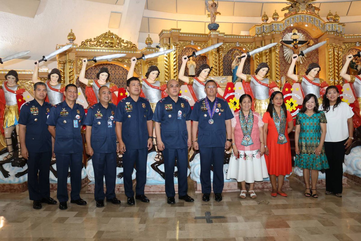 pnppio's tweet photo. PNP receives donation of 15 life-size statues of St. Michael the Archangel from La Union electric company and christ the king religious group

Read more: https://t.co/FZpojPj7AY

#LifeIsBeautiful
#KaligtasanNyoSagotKo
#TulongTulongTayo
#MKKequalsK
#PNPKakampiNyo https://t.co/G7LTnnUtRf