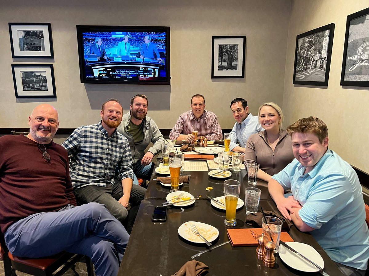 BusinessBurton's tweet photo. Another successful visit at ✨110 grill✨ with @bhendu @CDesi_corp @jsugarman11 @BChused @MickTurner508 @imchrisnolin #iwork4dell https://t.co/6YzUSD4qkL