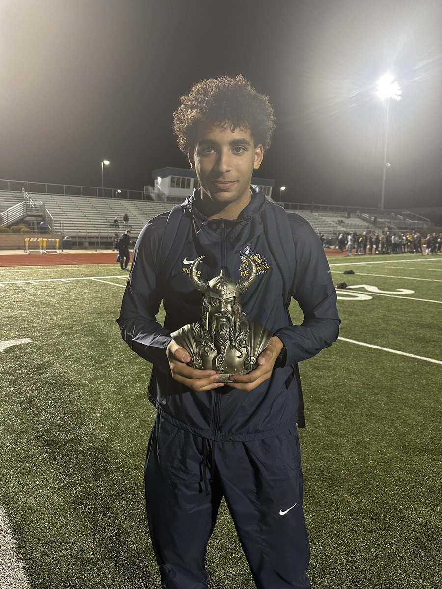 Outstanding performances tonight as TEAM 2023 moves to 2-0 in the <a href="/LakesVC/">Lakes Valley Conf.</a>. Excited for the future! 
💪🏽⚡️
Tonight’s ODIN Award Recipient: <a href="/Christi91366951/">Christian McGee</a>