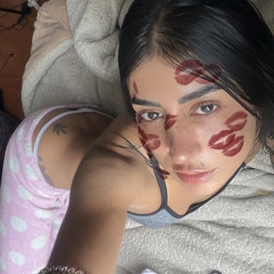 londonxhell's tweet photo. #NuevaFotoDePerfil con besitos falsos y tal https://t.co/FFWagpHqmE
