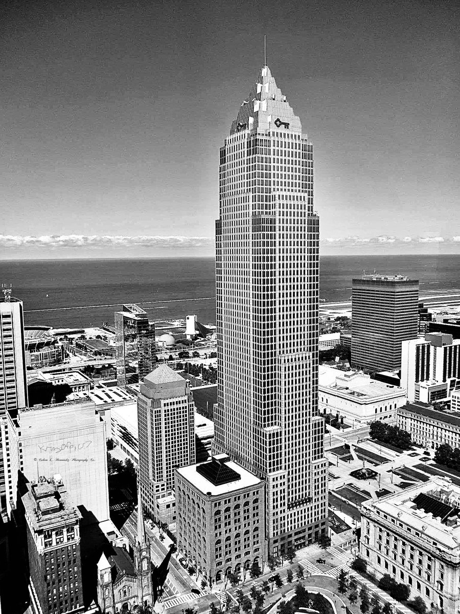 Vision_I_See's tweet photo. I’ll be back up here soon
#terminaltowerobservationdeck #keytower #publicsquare #downtowncleveland #lakeerie #cleveland #ohio #cityscape #urban #vista #blackandwhitephotography https://t.co/ie60KTzyGP