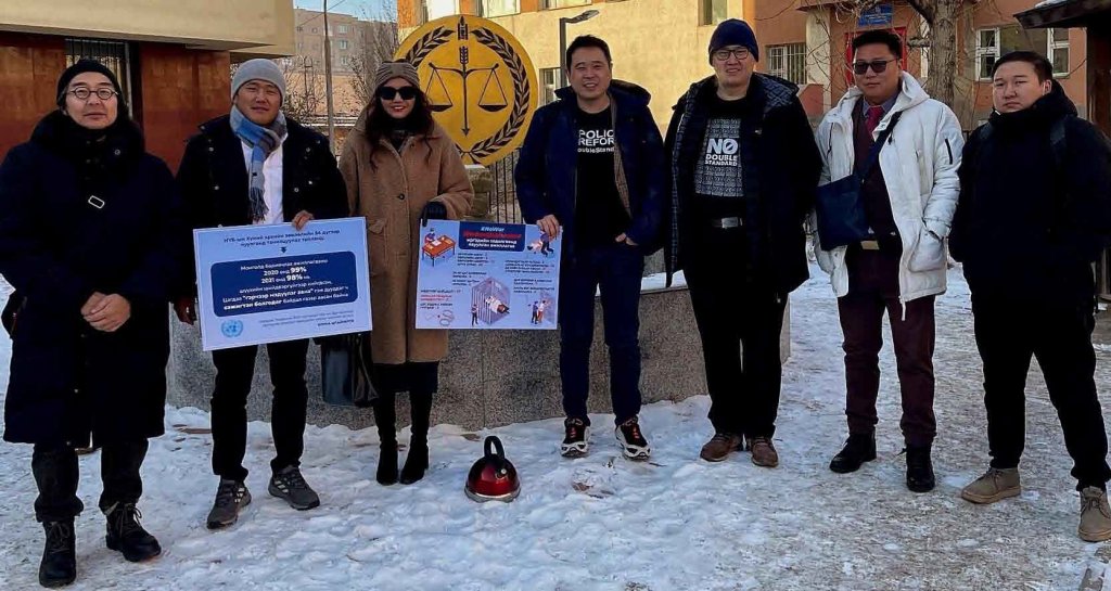 Б.Билгүүн: “Иргэд хэтэрхий дураараа загнадаг  боллоо. Нийгэмд сургамж болгох үүднээс эдгээр иргэдийг яллах нь зүйтэй”  гэж прокурор нь хэлж байсан
hardnews.mn/59301/