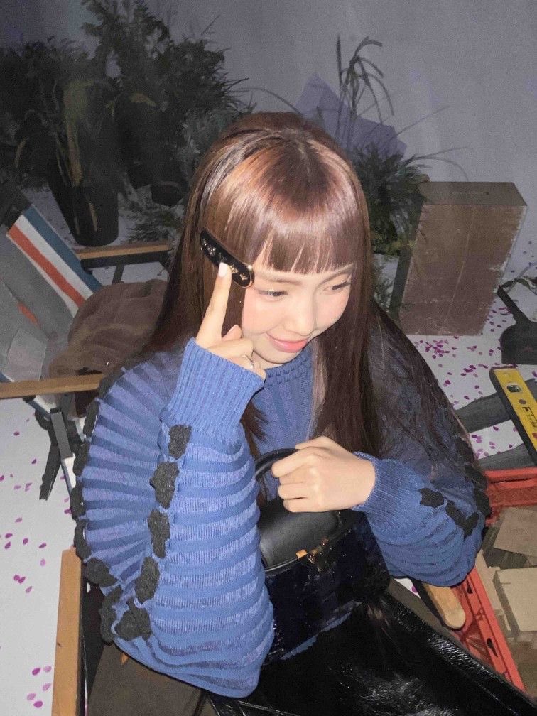 hyeinlooks's tweet photo. she’s an icon https://t.co/eIvWz5AzOz