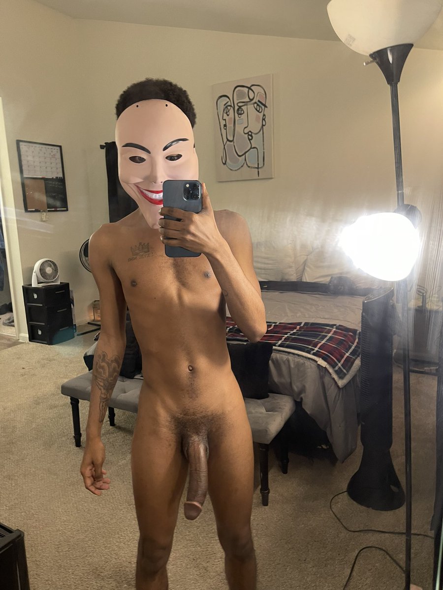 Jeff65581015's tweet photo. @itsQuayoChann Suck me daddy https://t.co/rvWjn8lkub