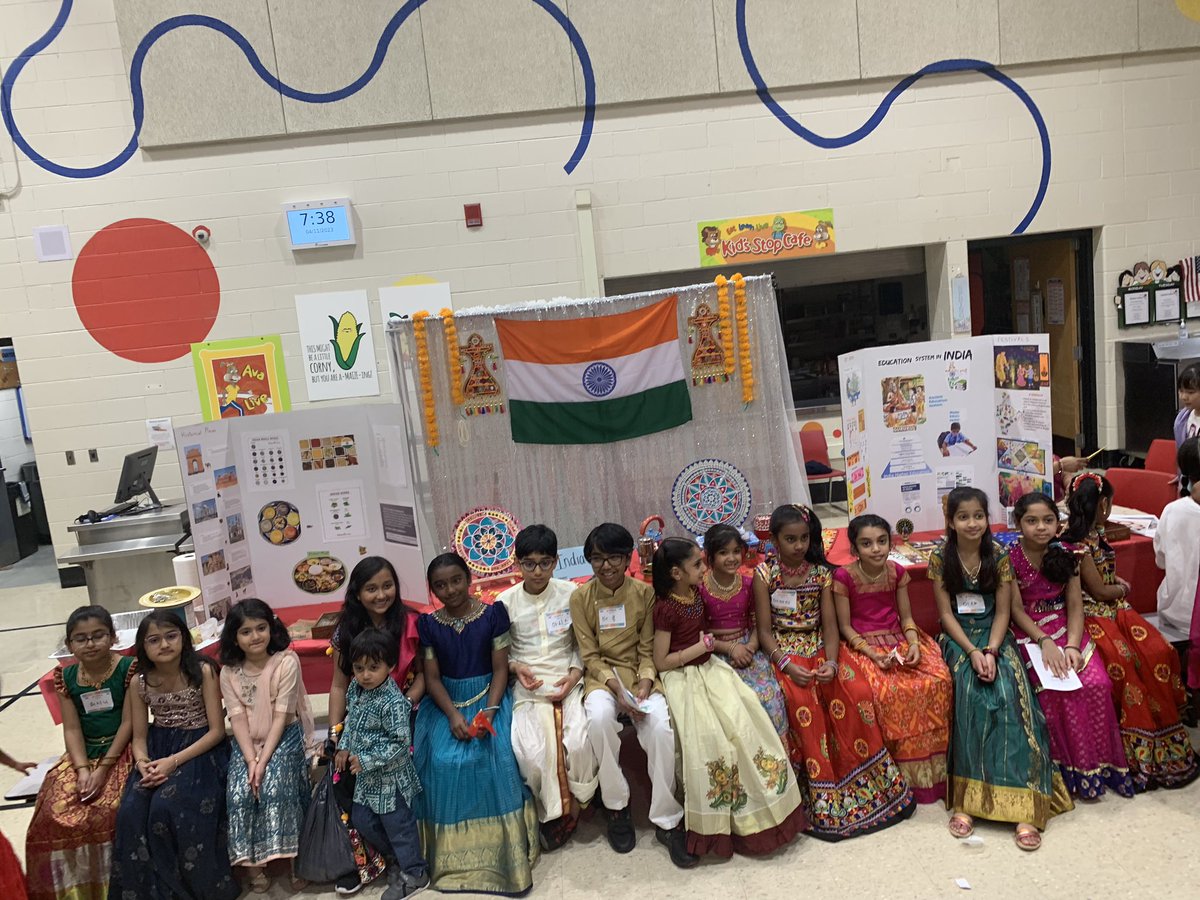NoviParkview's tweet photo. What a spectacular evening at Parkview! Multicultural Night was a sight to behold. #NoviTogether #NoviPride https://t.co/wJQmPaZXNe