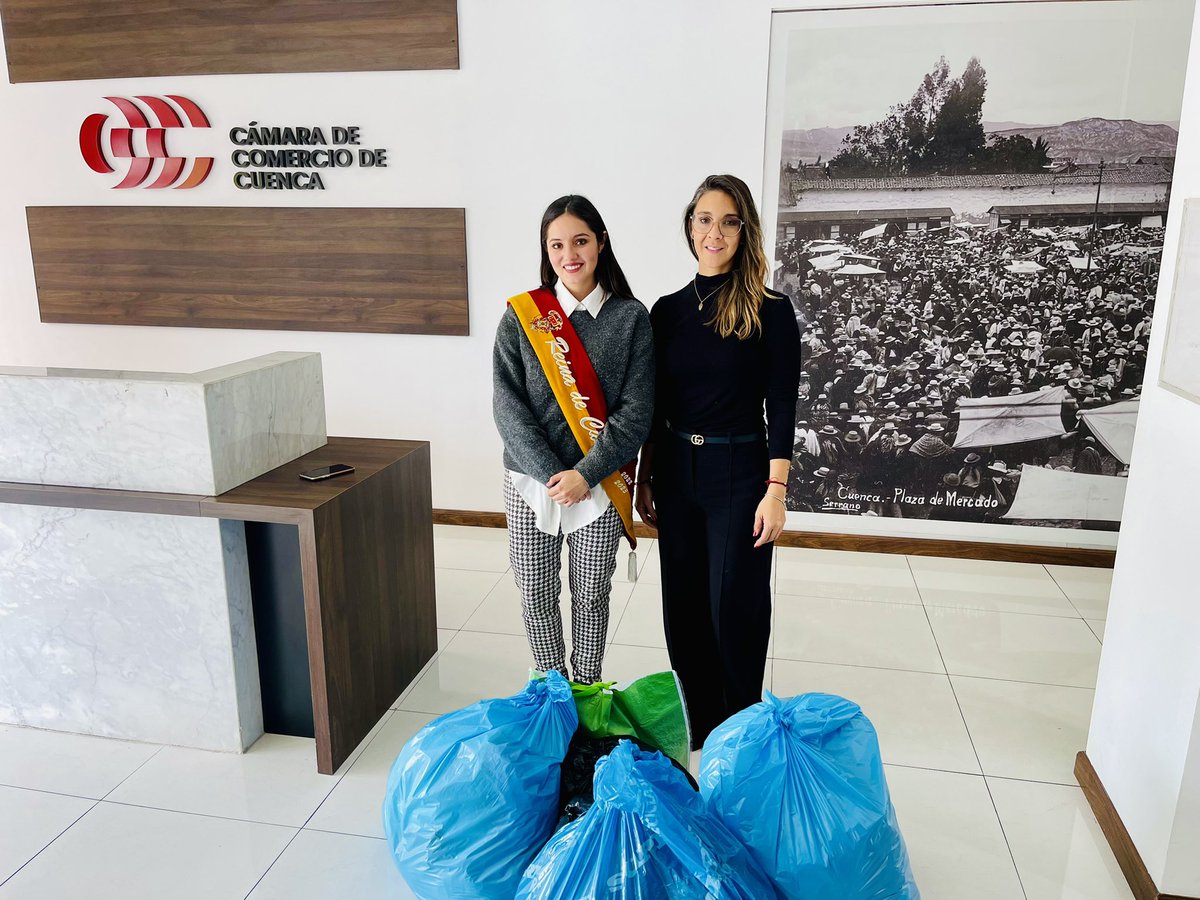 cccuenca's tweet photo. Gracias infinitas a las personas, instituciones y empresa privada que entregaron sus donaciones en nuestra institución, la generosidad se hizo presente para nuestros hermanos de #Alausi .

Gracias al @Bcoalimentoscue por su colaboración y entrega. https://t.co/9GHb3selVO