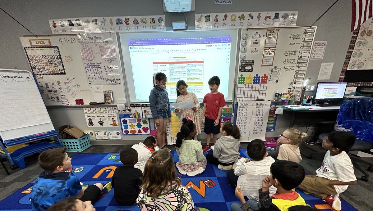 Williams1Marion's tweet photo. Sharing our sensory poems with the class! @MarionMavericks #20yearsME https://t.co/xCfX4MiwBP