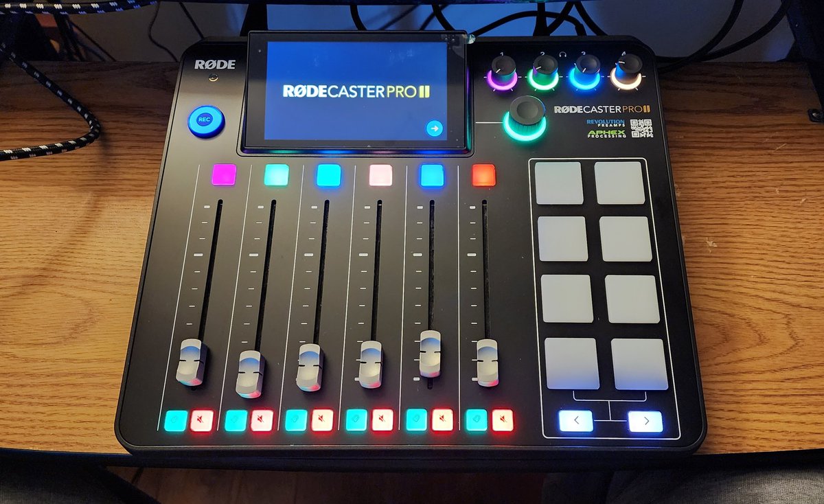 krovere5's tweet image. @rodemics Since my podcast has been taken off like a rocket, it&apos;s time to up my game! #Rodecasterpro2