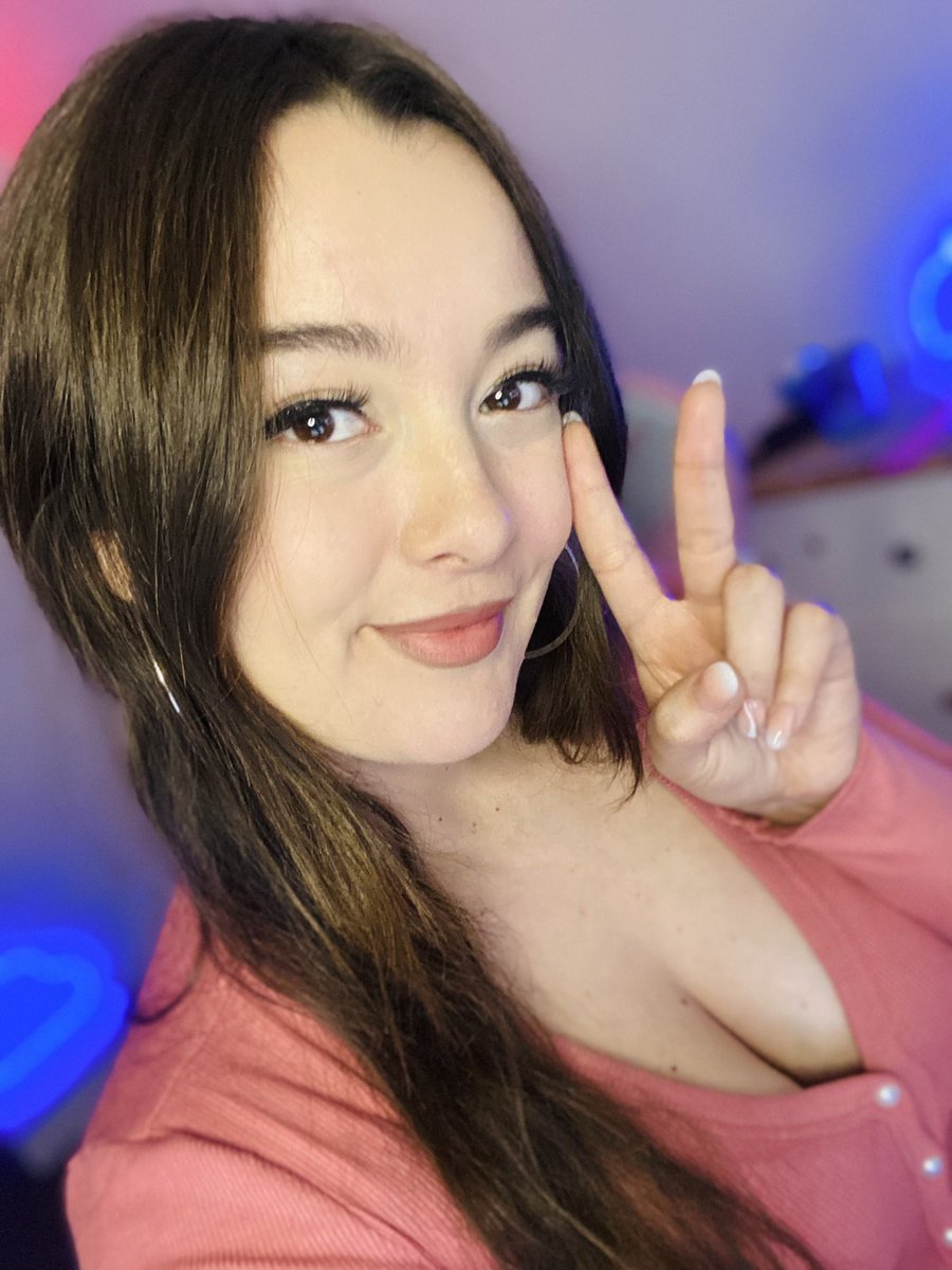 Valeshhh1's tweet photo. Holi que haces?

#streamer #StreamersConnected #LATAM #mexico #gaming #twitchtv #JustChatting #live #TikTok #TikTokBan #EpicGames #ASMR #Creator https://t.co/awBWv31PAa