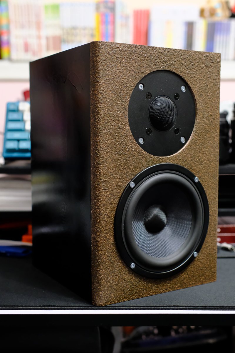 MissMBreene's tweet photo. And that's one speaker done! I'm still working on the second one, but I expect to be done with that some time tomorrow when it's fully cured. But giving the first speaker a test, I'm very satisfied with how it sounds. Will update on that once I got both hooked up! https://t.co/U9UFzlA338