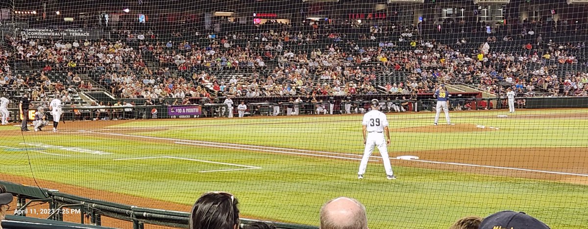 My 2 hometown teams going head to head on a beautiful night in Arizona. <a href="/Brewers/">Milwaukee Brewers</a> <a href="/Dbacks/">Arizona Diamondbacks</a> <a href="/MSOE/">MSOE</a>
