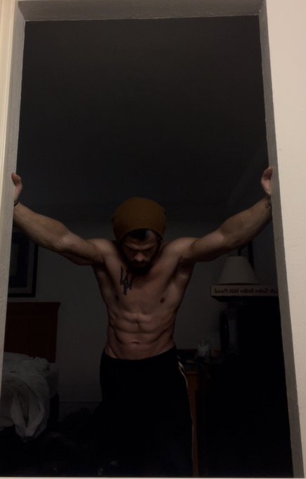 What do you think, am I still sexy ? https://t.co/3KGnW5uo6c