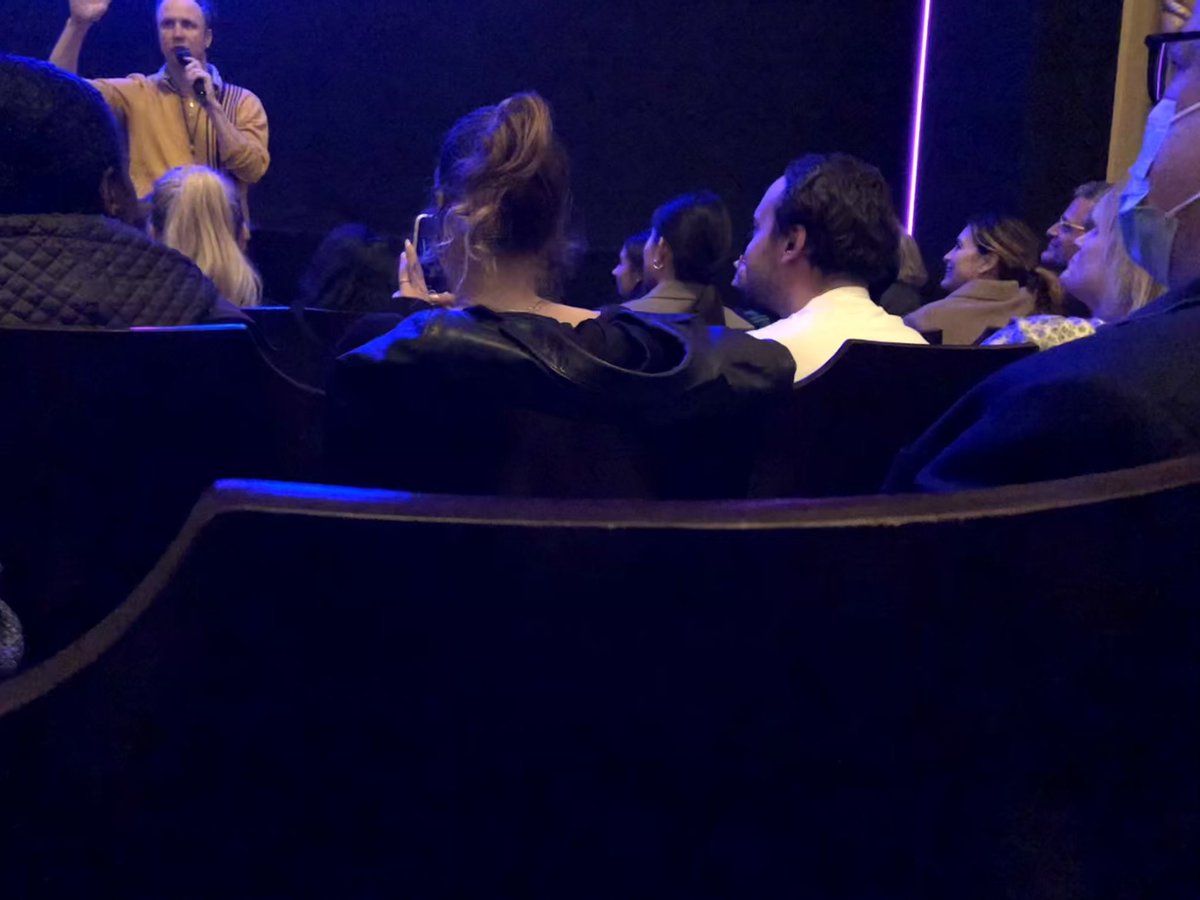 holydepablo's tweet photo. Mariska Hargitay was at the Prima Facie preview tonight 😭 https://t.co/S0OLXAxWCd