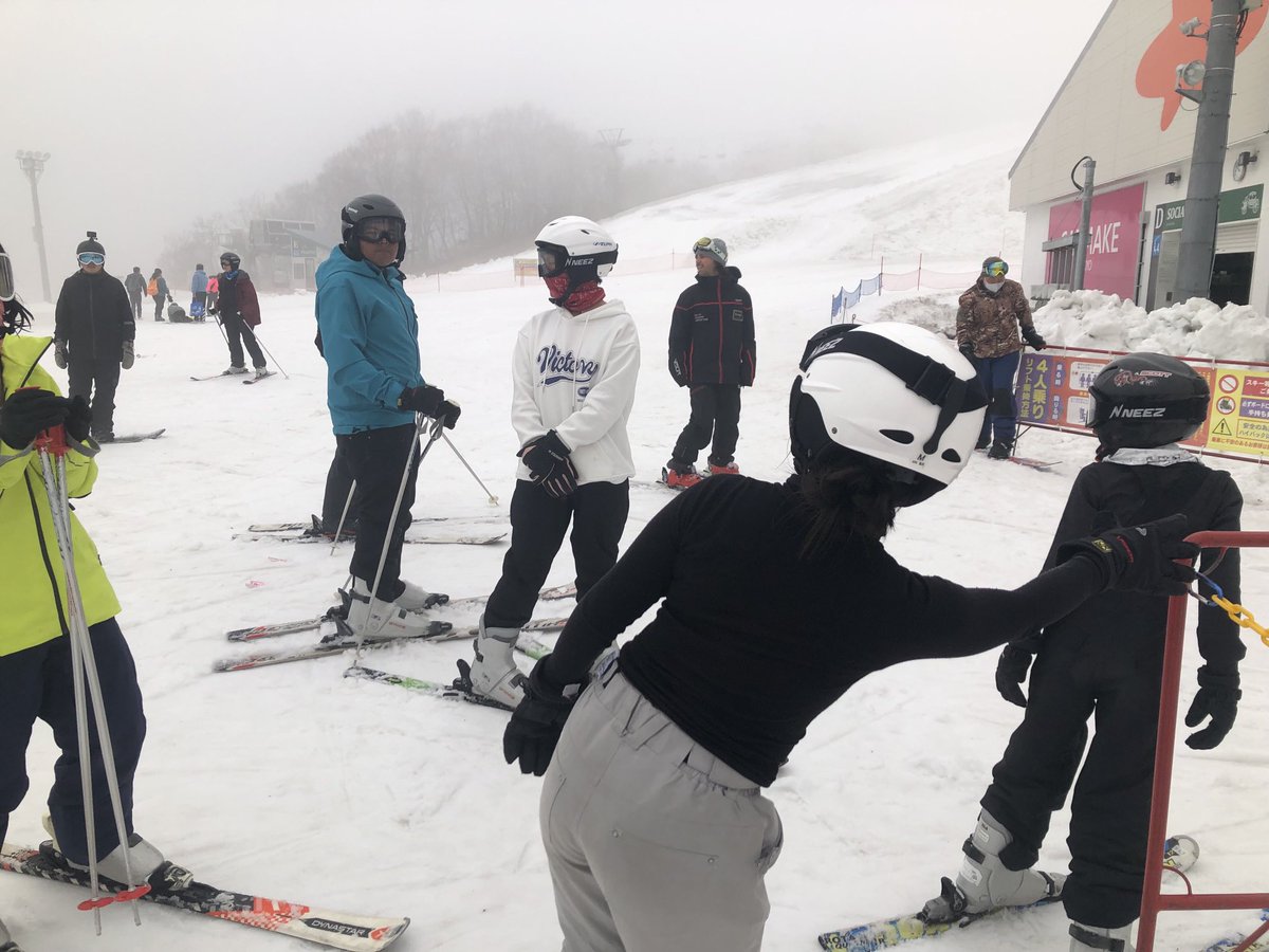 MCMVisits's tweet photo. Visibility dipped - but not our spirits #MCMSkiJapan🇯🇵 https://t.co/yCY8io2j1z