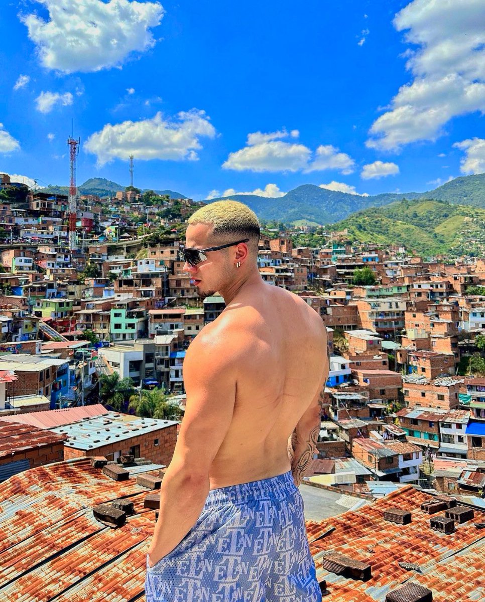 SpanishPapi_'s tweet photo. Views for days. https://t.co/jlwEPQyW8Q