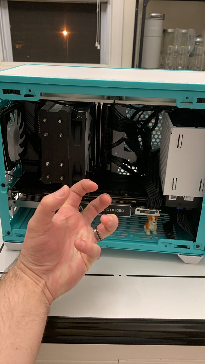 LeachyLive's tweet image. Nothing like being balls deep in your wife’s computer