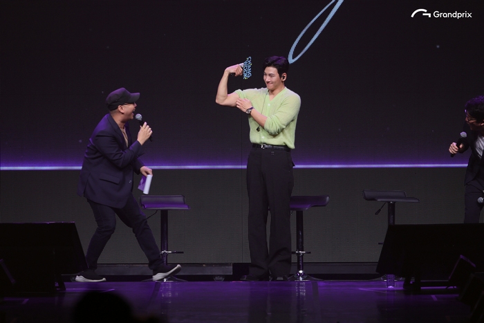 webstarupdate's tweet photo. “จีชางอุค” ละมุนไม่ไหว! แฟนไทยเขินตัวบิด “2023 JI CHANG WOOK FAN MEETING in BANGKOK” ฟินทุกตรง! สมการรอคอย 6 ปี >> : https://t.co/GoH7Ni6ajH
#อุคจ๋ามาไทย #JCWFMinBkk #ReachYouinBangkok
#JiChangWook #지창욱 #จีชางอุค
#GrandPrixXpectrum #BMW #RADO #HSEntertainment https://t.co/Qcu8DuTC9r
