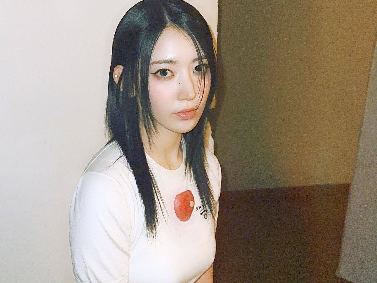 skrsource's tweet photo. 230412 — INSTAGRAM UPDATE

"❤️‍🩹" https://t.co/mP1UxiYp5Y