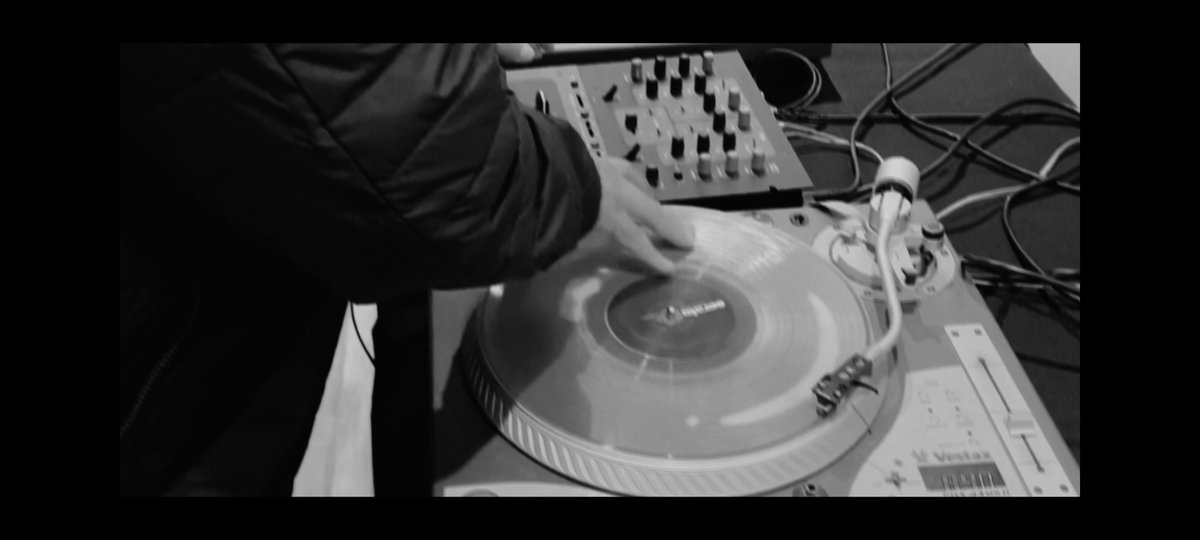 microphonebless's tweet photo. New drop first thing in the am ⌛️

#AnotherClassic ft @StevieValens 
@DJROMES1 

Mic Bles x @LEVEL_13 

https://t.co/CbfukzktlM https://t.co/oZtxfvOfvE