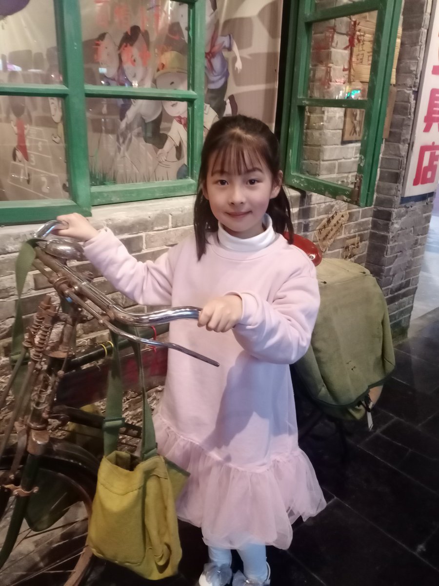 jsct2015's tweet photo. 可爱的女儿 https://t.co/TrZwdRuHJe